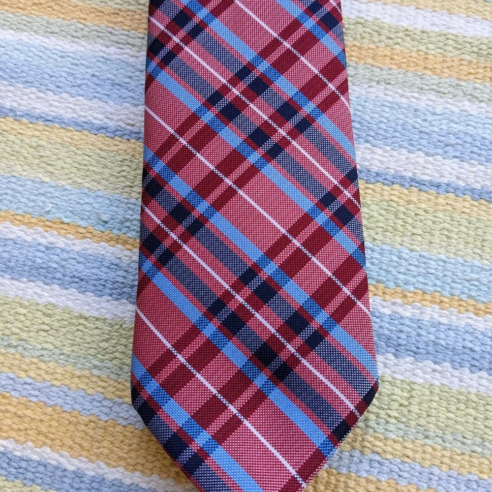 ⭐ Izod red/white/blue plaid tie